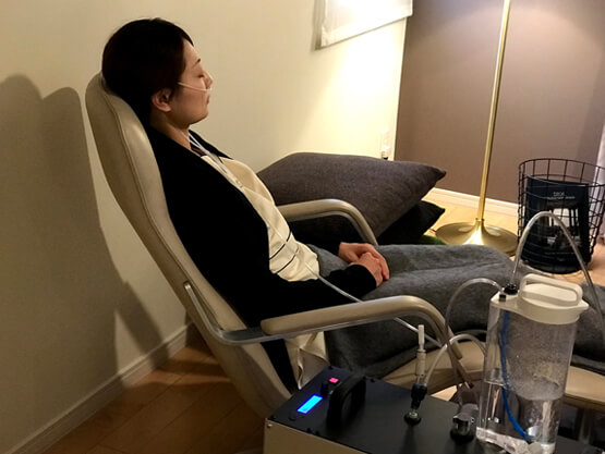 写真:サロンの様子01